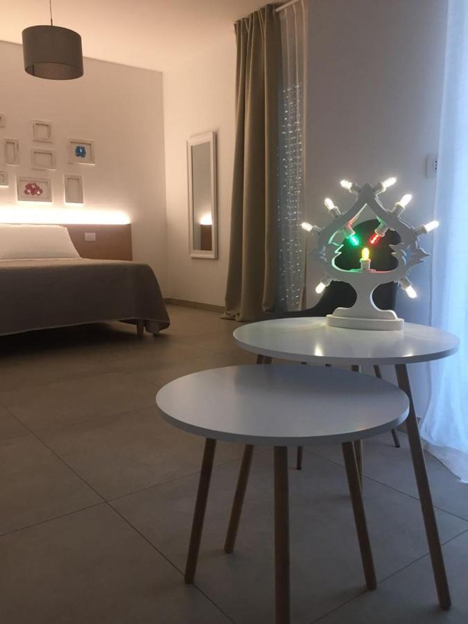 Le Rondini House Hotel Монополи Екстериор снимка
