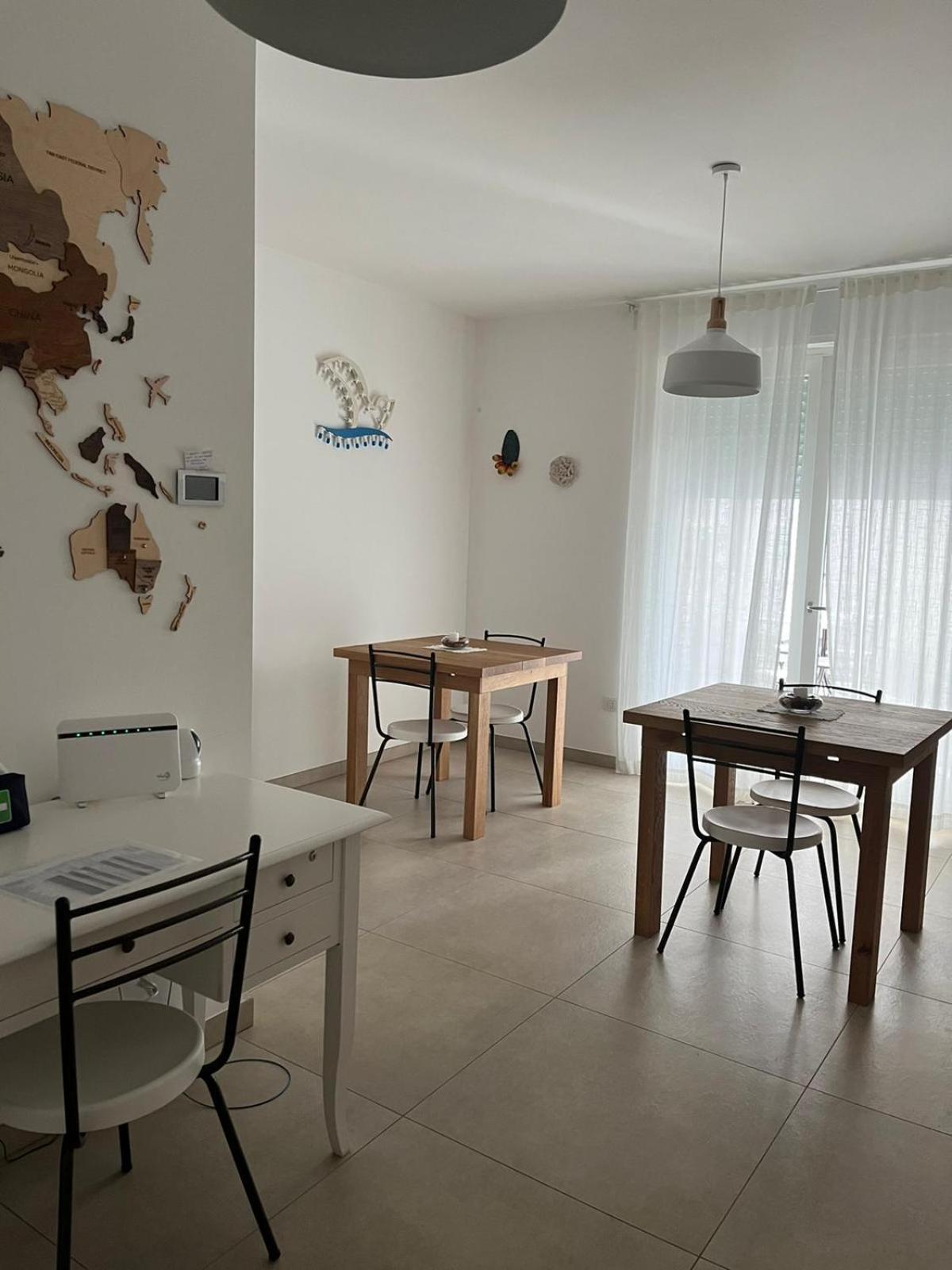 Le Rondini House Hotel Монополи Екстериор снимка